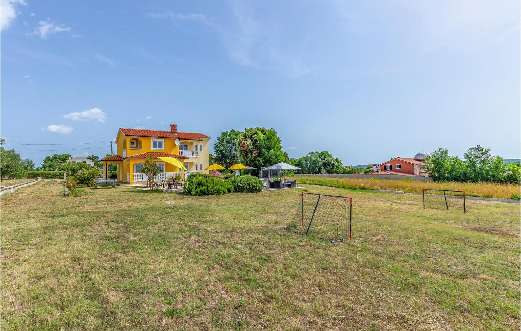 Amazing Home In Valtura Exterior photo
